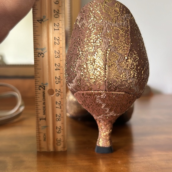 Gold jaquard kitten heels with buckle on toes - Picture 7 of 7